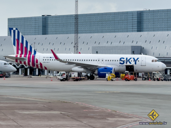 Airbus A320-251N